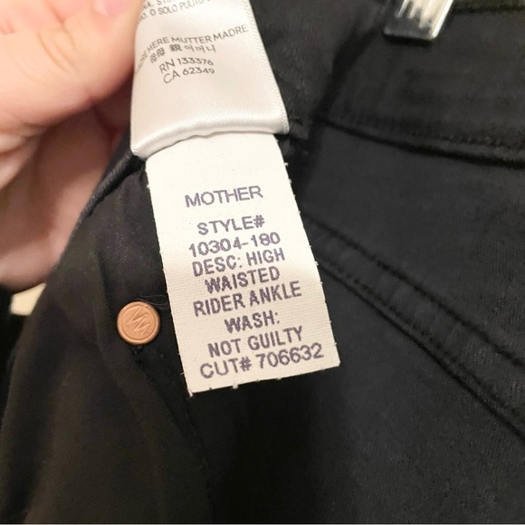 MOTHER High Waist Rider Ankle Cropped Jeans in Black Denim Not Guilty Women's 28 - Picture 9 of 9